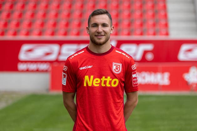 Oscar Schönfelder SSV Jahn Regensburg 2 BL, portrait date 2022 2023