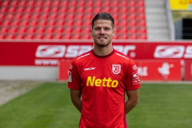 Jan Elvedi SSV Jahn Regensburg 2 BL, portrait date 2022 2023