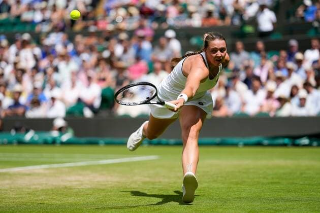 Mandatory Credit: Photo by Dave Shopland Shutterstock (13012866r) Jule Niemeier during her quarter final match Wimbledon Tennis Championships, Day 9, The All England Lawn Tennis and Croquet Club, London, UK - 05 Jul 2022 Wimbledon Tennis Championships, Day 9, The All England Lawn Tennis and Croquet Club, London, UK - 05 Jul 2022  Copyright: xDavexShopland Shutterstockx 13012866r