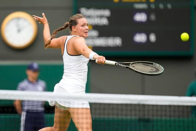 Mandatory Credit: Photo by Dave Shopland Shutterstock (13012866v) Jule Niemeier during her quarter final match Wimbledon Tennis Championships, Day 9, The All England Lawn Tennis and Croquet Club, London, UK - 05 Jul 2022 Wimbledon Tennis Championships, Day 9, The All England Lawn Tennis and Croquet Club, London, UK - 05 Jul 2022  Copyright: xDavexShopland Shutterstockx 13012866v