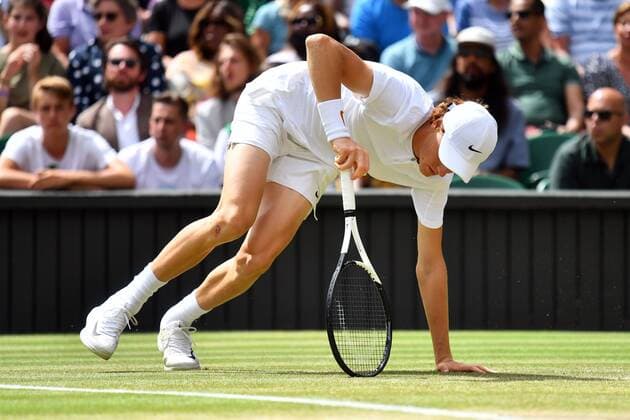 Mandatory Credit: Photo by James Veysey Shutterstock (13012868bp) Jannik Sinner during his quarter-final match Wimbledon Tennis Championships, Day 9, The All England Lawn Tennis and Croquet Club, London, UK - 05 Jul 2022 Wimbledon Tennis Championships, Day 9, The All England Lawn Tennis and Croquet Club, London, UK - 05 Jul 2022  Copyright: xJamesxVeysey Shutterstockx 13012868bp