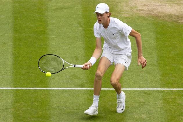 Mandatory Credit: Photo by Ella Ling Shutterstock (13012864s) Jannik Sinner during his quarter final match Wimbledon Tennis Championships, Day 9, The All England Lawn Tennis and Croquet Club, London, UK - 05 Jul 2022 Wimbledon Tennis Championships, Day 9, The All England Lawn Tennis and Croquet Club, London, UK - 05 Jul 2022  Copyright: xEllaxLing Shutterstockx 13012864s