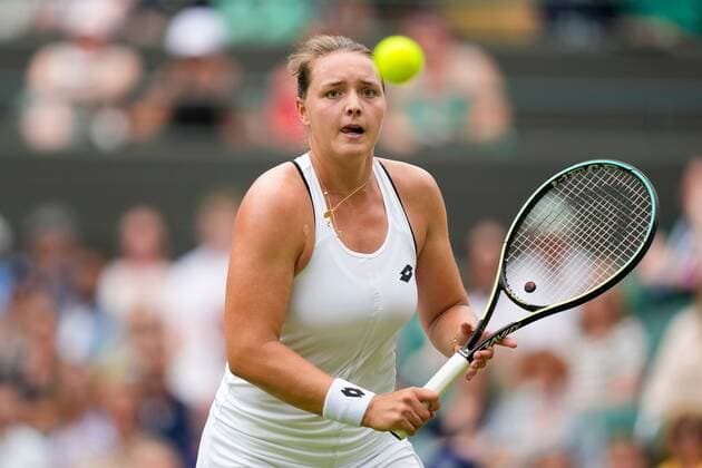 Mandatory Credit: Photo by Dave Shopland Shutterstock (13012866bi) Jule Niemeier during her quarter final match Wimbledon Tennis Championships, Day 9, The All England Lawn Tennis and Croquet Club, London, UK - 05 Jul 2022 Wimbledon Tennis Championships, Day 9, The All England Lawn Tennis and Croquet Club, London, UK - 05 Jul 2022  Copyright: xDavexShopland Shutterstockx 13012866bi
