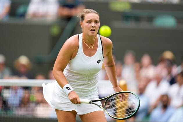 Mandatory Credit: Photo by Dave Shopland Shutterstock (13012866be) Jule Niemeier during her quarter final match Wimbledon Tennis Championships, Day 9, The All England Lawn Tennis and Croquet Club, London, UK - 05 Jul 2022 Wimbledon Tennis Championships, Day 9, The All England Lawn Tennis and Croquet Club, London, UK - 05 Jul 2022  Copyright: xDavexShopland Shutterstockx 13012866be