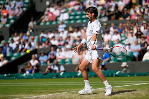Mandatory Credit: Photo by Dave Shopland Shutterstock (13012866bs) Cameron Norrie during his quarter final match Wimbledon Tennis Championships, Day 9, The All England Lawn Tennis and Croquet Club, London, UK - 05 Jul 2022 Wimbledon Tennis Championships, Day 9, The All England Lawn Tennis and Croquet Club, London, UK - 05 Jul 2022  Copyright: xDavexShopland Shutterstockx 13012866bs