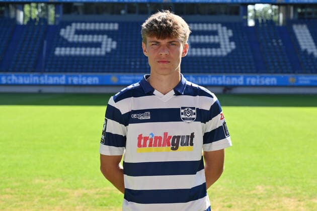 Julian Hettwer MSV Duisburg 3 league, portrait date 2022 2023 Duisburg Schauinsland Reisen Arena North Rhine Westphalia Germany Team2