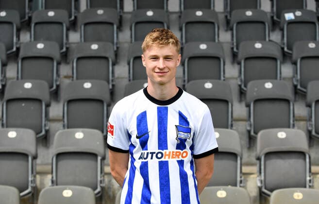 Julian Eitschberger Hertha BSC Hertha BSC 1 Bundesliga, Porträttermin 2022 2023, 05 07 2022, Copyright: xSebastianxRäppoldx xMatthiasxKox