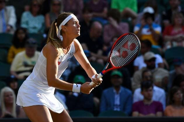 Mandatory Credit: Photo by James Veysey Shutterstock (13012868gt) Marie Bouzkova during her quarter final match Wimbledon Tennis Championships, Day 9, The All England Lawn Tennis and Croquet Club, London, UK - 05 Jul 2022 Wimbledon Tennis Championships, Day 9, The All England Lawn Tennis and Croquet Club, London, UK - 05 Jul 2022  Copyright: xJamesxVeysey Shutterstockx 13012868gt