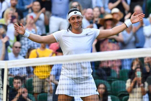 Mandatory Credit: Photo by James Veysey Shutterstock (13012868hu) Ons Jabeur celebrates after winning her quarter final match Wimbledon Tennis Championships, Day 9, The All England Lawn Tennis and Croquet Club, London, UK - 05 Jul 2022 Wimbledon Tennis Championships, Day 9, The All England Lawn Tennis and Croquet Club, London, UK - 05 Jul 2022  Copyright: xJamesxVeysey Shutterstockx 13012868hu