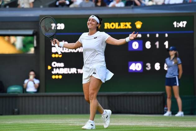 Sport Bilder des Tages Mandatory Credit: Photo by James Veysey Shutterstock (13012868hq) Ons Jabeur celebrates after winning her quarter final match Wimbledon Tennis Championships, Day 9, The All England Lawn Tennis and Croquet Club, London, UK - 05 Jul 2022 Wimbledon Tennis Championships, Day 9, The All England Lawn Tennis and Croquet Club, London, UK - 05 Jul 2022  Copyright: xJamesxVeysey Shutterstockx 13012868hq