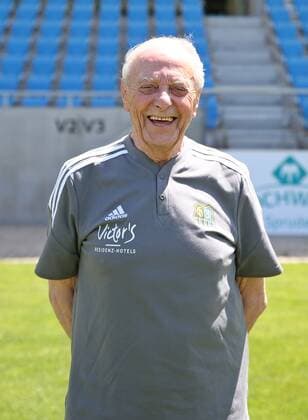 05 07 2022, xfkfnsx, football 3 league, 1 FC Saarbruecken photocall season 2022 23 emspor, v l supervisor Helmut Schwan 1 FC Saarbruecken DFL DFB REGULATES PROHIBIT ANY USE OF PHOTOGRAPHS as IMAGE SEQUENCES and or QUASI VIDEO Saarbruecken