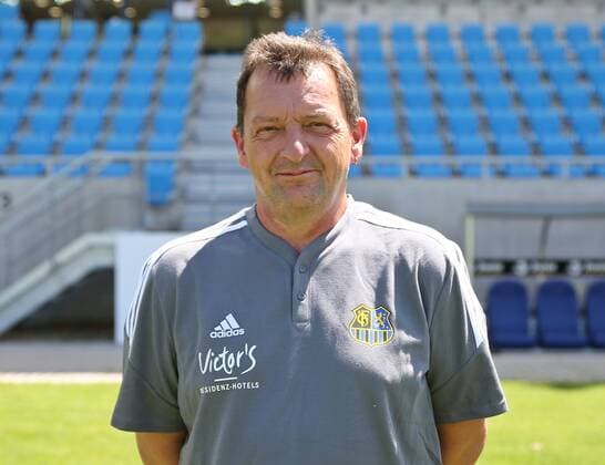 05 07 2022, xfkfnsx, football 3 league, 1 FC Saarbruecken photocall season 2022 23 emspor, v l bus driver Torsten Bard 1 FC Saarbruecken DFL DFB REGULATES PROHIBIT ANY USE OF PHOTOGRAPHS as IMAGE SEQUENCES and or QUASI VIDEO Saarbruecken