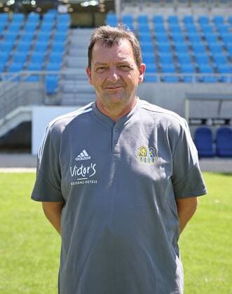 05 07 2022, xfkfnsx, football 3 league, 1 FC Saarbruecken photocall season 2022 23 emspor, v l bus driver Torsten Bard 1 FC Saarbruecken DFL DFB REGULATES PROHIBIT ANY USE OF PHOTOGRAPHS as IMAGE SEQUENCES and or QUASI VIDEO Saarbruecken