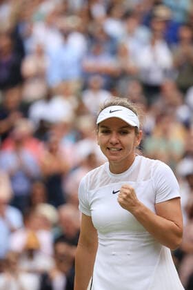 Tennis Wimbledon Tag 10 6. Juli 2022 Tennis Wimbledon Tag 10 Simona Halep ROU feiert ihren Sieg über Amanda Anisimova USA im Viertelfinale des Dameneinzelspiels Foto Simon Stacpoole Abseits London UK  Copyright: xSimonxStacpoolexOffside