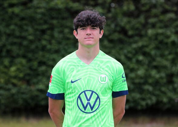 VfL Wolfsburg photo appointment Anselmo Garcia MacNulty VfL Wolfsburg 06 07 2022, 1 BL, portrait appointment 2022 23, Wolfsburg