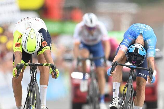 ARENBERG - PORTE DU HAINAUT, FRANCE - JULY 06 : Clarke Simon (AUS) of Israel - Premier Tech close victory with Van Der Hoorn Taco (NED) of Intermarche - Wanty - Gobert Materiaux during stage 5 of the 109th edition of the 2022 Tour de France cycling race, a stage of 155 kms with start in Lille Metropole and finish in Arenberg - Porte Du Hainaut on July 06, 2022 in Arenberg - Porte Du Hainaut, France, 6 07 2022 ( Motordriver Kenny Verfaillie - Tour de France 2022 - Stage 05 PhotoNews Panoramic 