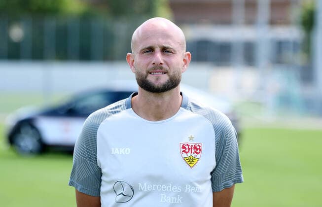 FUSSBALL 1 BUNDESLIGA SAISON 2022 2023 05 07 2022 Photo session at VfB Stuttgart on the training ground technical trainer Nathaniel Weiss
