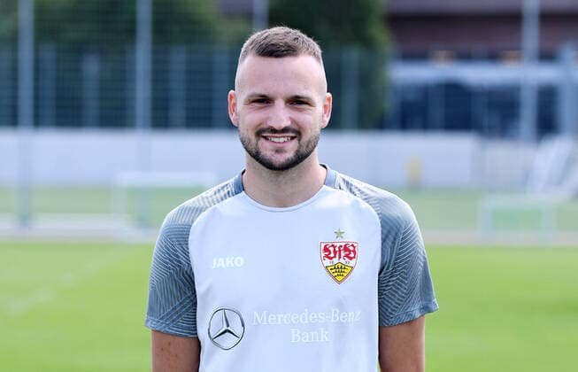 FUSSBALL 1 BUNDESLIGA SAISON 2022 2023 05 07 2022 Photo opportunity at VfB Stuttgart on the training ground Match analyst Max Lesser