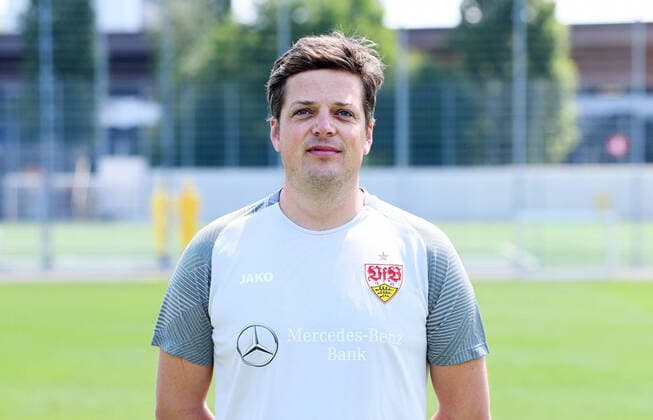FUSSBALL 1 BUNDESLIGA SAISON 2022 2023 05 07 2022 Photo session at VfB Stuttgart on the training ground Team doctor Dr Mario Bucher