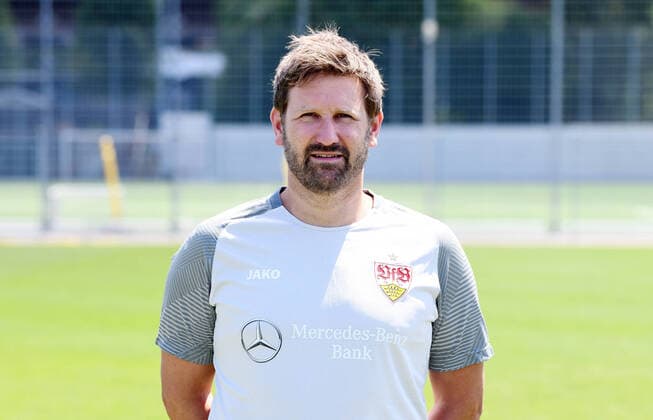 FUSSBALL 1 BUNDESLIGA SAISON 2022 2023 05 07 2022 Photo session at VfB Stuttgart on the training ground Physiotherapist Matthias Hahn