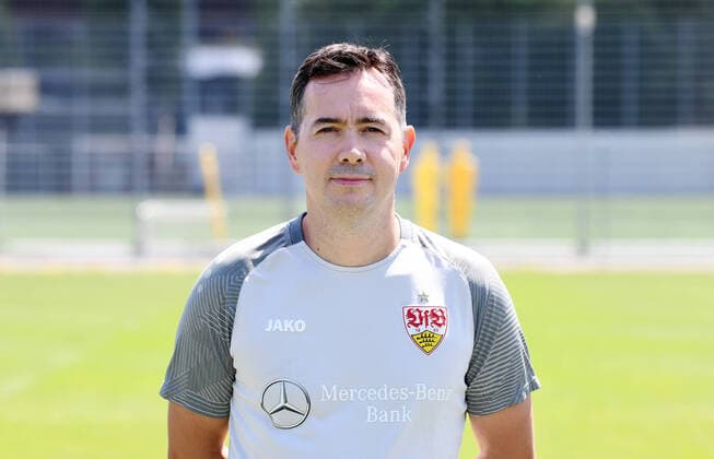 FUSSBALL 1 BUNDESLIGA SAISON 2022 2023 05 07 2022 Photo session at VfB Stuttgart on the training ground Physiotherapist Zoran Raicic