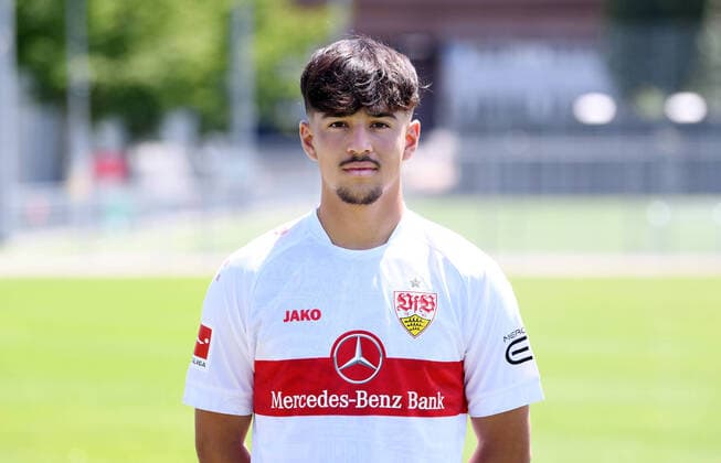 FUSSBALL 1 BUNDESLIGA SAISON 2022 2023 05 07 2022 photo opportunity at VfB Stuttgart on the training ground Laurin Ulrich