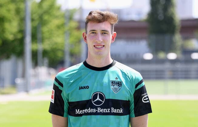 FUSSBALL 1 BUNDESLIGA SAISON 2022 2023 05 07 2022 photo opportunity at VfB Stuttgart on the training ground goalkeeper Florian Schock