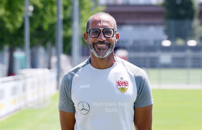 FUSSBALL 1 BUNDESLIGA SAISON 2022 2023 05 07 2022 photo opportunity at VfB Stuttgart on the training ground team doctor Dr Raymond Best