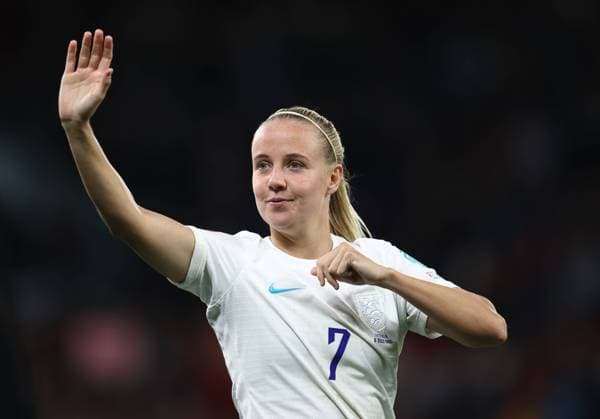 Manchester, England, 6th July 2022. Beth Mead of England waves to the fans during the UEFA Women s European Championship, EM, Europameisterschaft 2022 match at Old Trafford, Manchester. Picture credit should read: Darren Staples Sportimage EDITORIAL USE ONLY. No use with unauthorised audio, video, data, fixture lists, club league logos or live services. Online in-match use limited to 120 images, no video emulation. No use in betting, games or single club league player publications. SPI-1736-0073