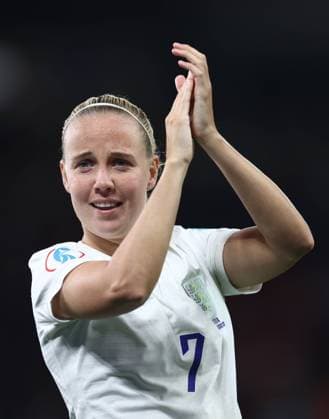 Manchester, England, 6th July 2022. Beth Mead of England applauds the fans during the UEFA Women s European Championship, EM, Europameisterschaft 2022 match at Old Trafford, Manchester. Picture credit should read: Darren Staples Sportimage EDITORIAL USE ONLY. No use with unauthorised audio, video, data, fixture lists, club league logos or live services. Online in-match use limited to 120 images, no video emulation. No use in betting, games or single club league player publications. SPI-1736-0074