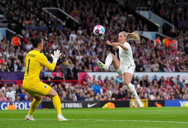 Beth Mead (Arsenal) of England Women scores the winning goal during the Women s European Championships 2022 opening ceremony, group stage match between England Women and Austria Women at Old Trafford, Manchester, England on 6 July 2022. Copyright: xAndyxRowlandx PMI-5024-0006