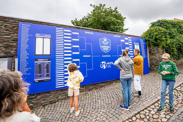 220707 Askadare looks at a scoreboard during day 4 of the WTA Nordea Open on July 7, 2022 in Bastad,  Copyright: CHRISTOFFERxBORGxMATTISSON BB220707CB001