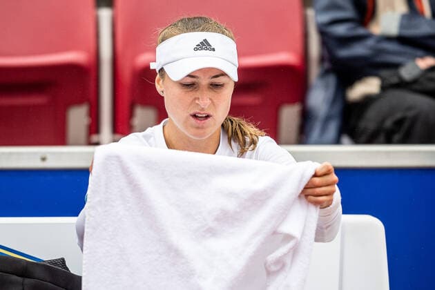 220707 Rebecca Peterson, Sweden, depressed during day 4 of the WTA Nordea Open on July 7, 2022 in Bastad,  Copyright: CHRISTOFFERxBORGxMATTISSON BB220707CB025