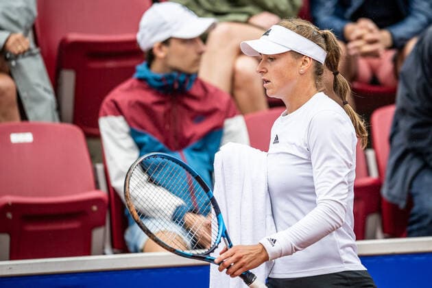220707 Rebecca Peterson, Sweden, depressed during day 4 of the WTA Nordea Open on July 7, 2022 in Bastad,  Copyright: CHRISTOFFERxBORGxMATTISSON BB220707CB048