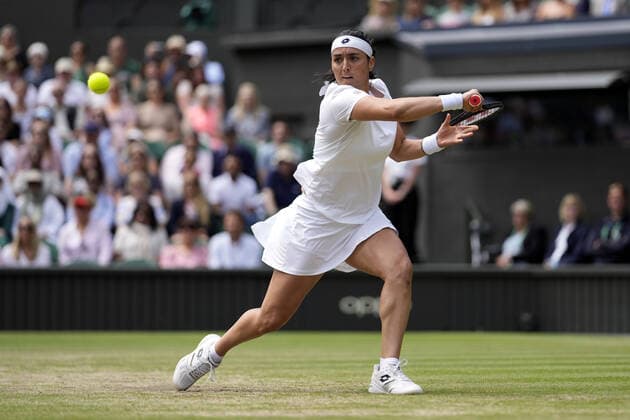Mandatory Credit: Photo by Dave Shopland Shutterstock (13018044k) Ons Jabeur during her semi final match Wimbledon Tennis Championships, Day 11, The All England Lawn Tennis and Croquet Club, London, UK - 07 Jul 2022 Wimbledon Tennis Championships, Day 11, The All England Lawn Tennis and Croquet Club, London, UK - 07 Jul 2022  Copyright: xDavexShopland Shutterstockx 13018044k
