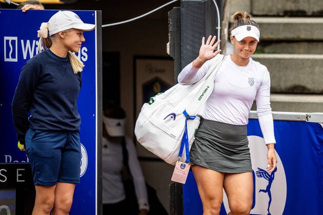 220707 Lauren Davis, USA, enters the course during day 4 of the WTA Nordea Open on July 7, 2022 in Bastad,  Copyright: CHRISTOFFERxBORGxMATTISSON BB220707CB064