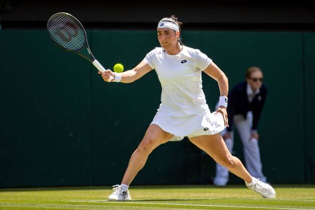 Mandatory Credit: Photo by Ella Ling Shutterstock (13018045w) Ons Jabeur during her semi final match Wimbledon Tennis Championships, Day 11, The All England Lawn Tennis and Croquet Club, London, UK - 07 Jul 2022 Wimbledon Tennis Championships, Day 11, The All England Lawn Tennis and Croquet Club, London, UK - 07 Jul 2022  Copyright: xEllaxLing Shutterstockx 13018045w