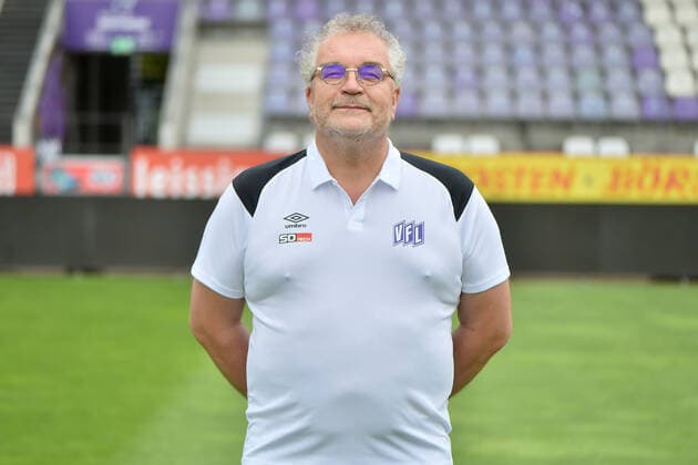 Soccer 3 Liga Porträttermin 2022 2023 VfL Osnabrück on 07 07 2022 at the Bremer bridge in Osnabrück team doctor Dr Tom Herzig Osnabrueck MT