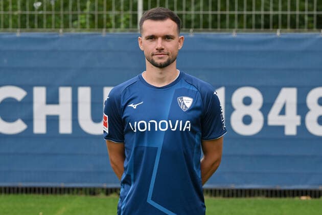 Kevin Stöger VfL Bochum 1 BL, portrait date 2022 2023 Bochum North Rhine Westphalia Germany Team2