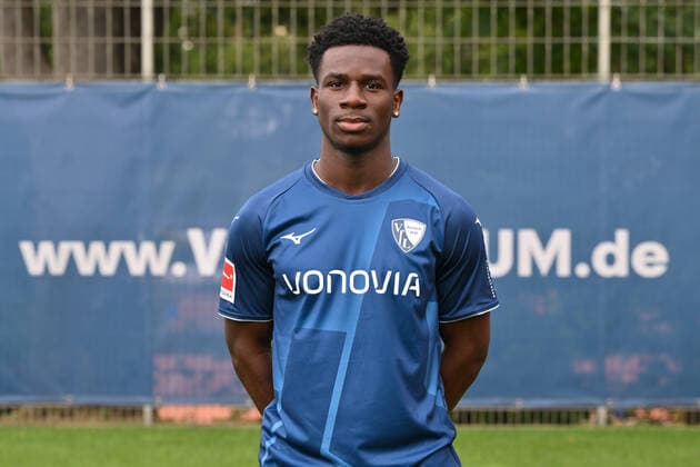 Jordi Osei Tutu VfL Bochum 1 BL, portrait date 2022 2023 Bochum North Rhine Westphalia Germany Team2