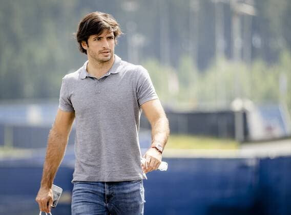 2022 07 07 10 50 33 SPIELBERG Carlos Sainz Ferrari arrives at the Red Bull Ring race track ahead of the Austrian Grand Prix ANP SEM VAN DER WAL netherlands out belgium out Spielberg xVIxxIVx 451452688 originalFilename: 0162423578st.jpg