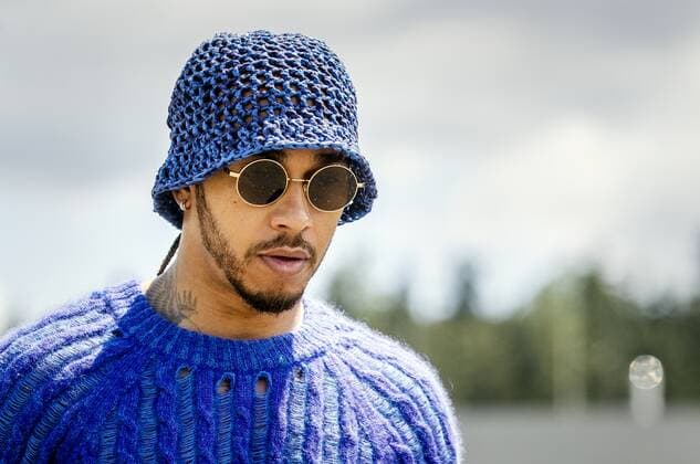 SPIELBERG Lewis Hamilton Mercedes arrives for 1st practice session ahead of the F1 Austrian Grand Prix at the Red Bull Ring on July 8, 2022 in Spielberg, Austria ANP SEM VAN DER WAL F1 Grand Prix of Austria Practice 2022 xVIxANPxSportx xxANPxIVx 451484585 originalFilename: 451484585.jpg