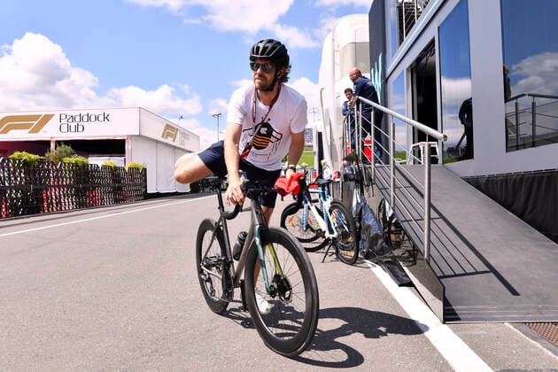 VETTEL Sebastian F1 Team Aston Martin with the bicycle on the way to the training FIA Formal 1 GP Austria 2022 on 08 07 2022 Spielberg Copyright: xJerryxAndrex