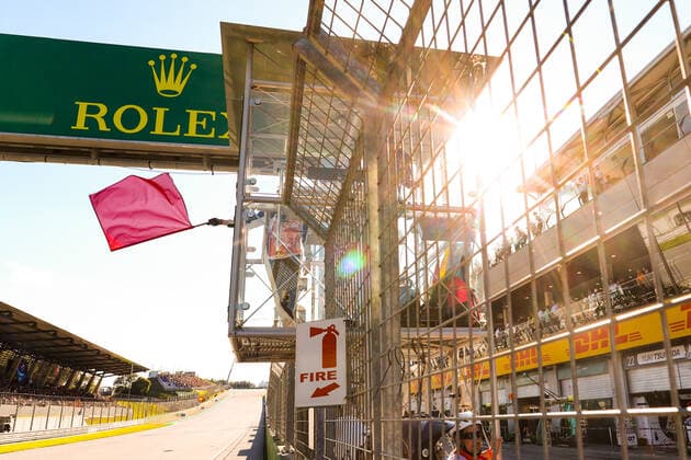 marshall, commissaire de piste, during the Formula 1 Rolex Grosser Preis Von Osterreich 2022, 2022 Austrian Grand Prix, 11th round of the 2022 FIA Formula One World Championship, WM, Weltmeisterschaft from July 8 to 10, 2022 on the Red Bull Ring, in Spielberg, Austria - F1 - AUSTRIAN GRAND PRIX 2022 DPPI Panoramic  00122026_AV6_4889