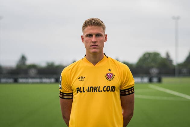 Phil Harres SG Dynamo Dresden 3 league, portrait date 2022 2023