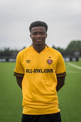 Michael Akoto SG Dynamo Dresden 3 league, portrait date 2022 2023