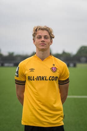 Jonas Oehmichen SG Dynamo Dresden 3 league, portrait date 2022 2023