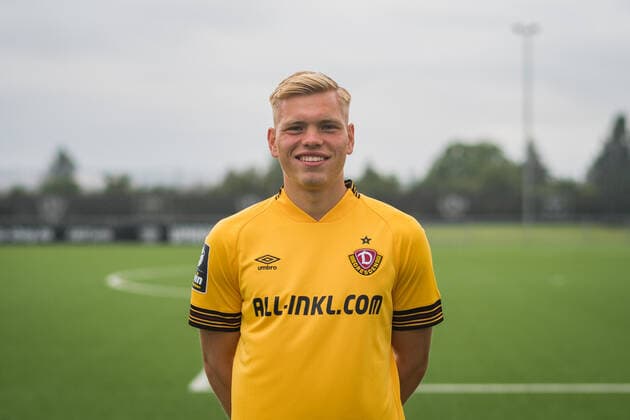 Jonas Kühn Kuehn SG Dynamo Dresden 3 league, portrait date 2022 2023