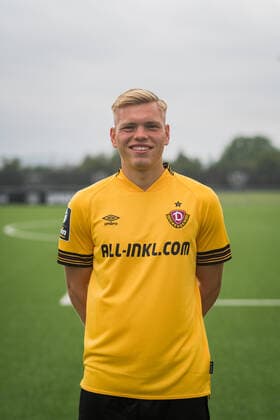 Jonas Kühn Kuehn SG Dynamo Dresden 3 league, portrait date 2022 2023