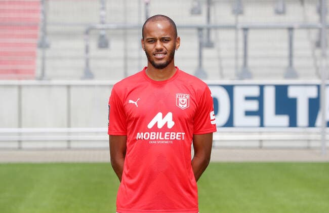 Teampraesentation Halle 08 07 2022 Louis Samson 27, Halle Hallescher FC, 3 Liga, Porträttermin 2022 2023 , Halle, 08 07 2022, Leuna Chemie Stadion, Football ,